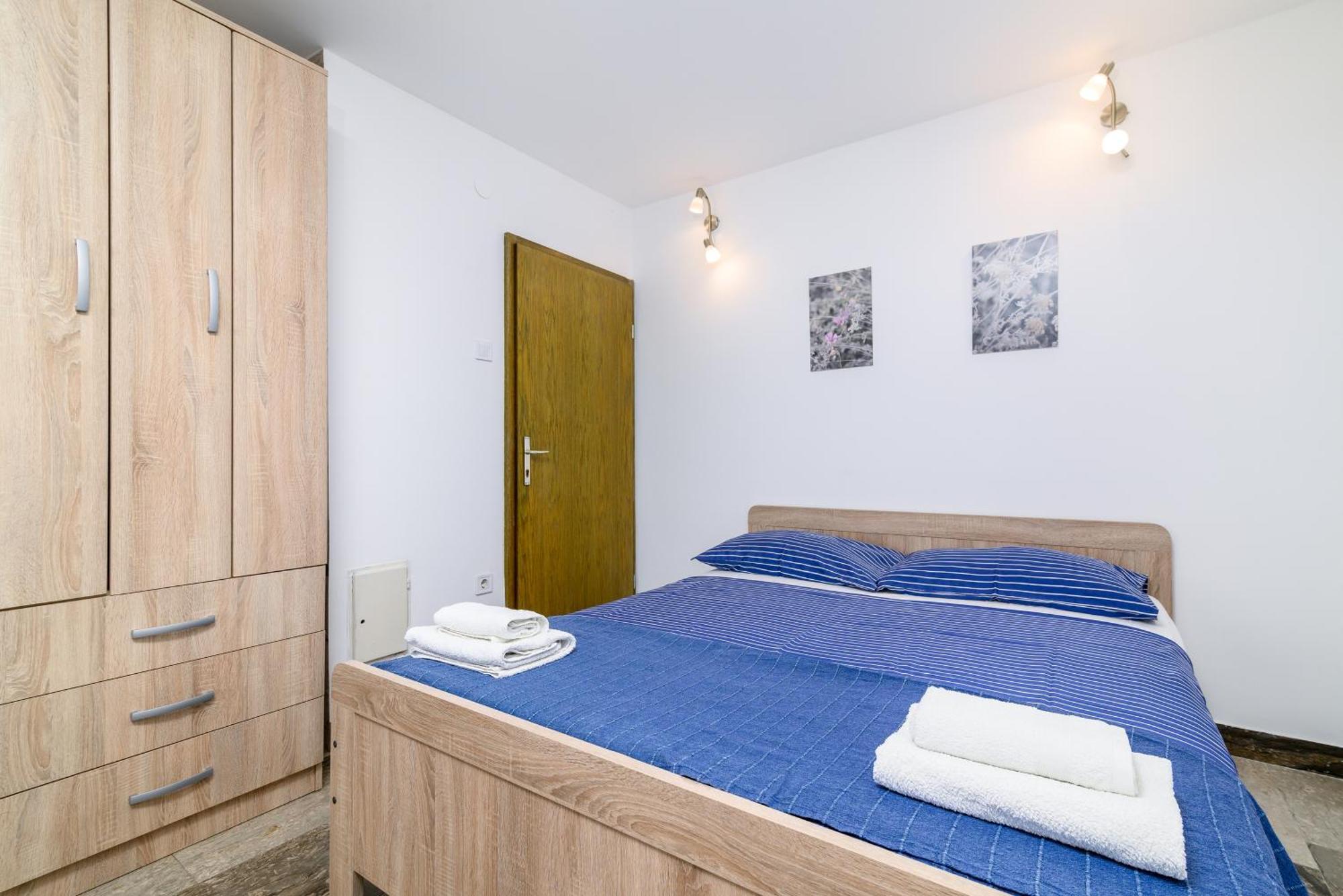 Apartments With A Parking Space Premantura, Medulin - 2228 Phòng bức ảnh